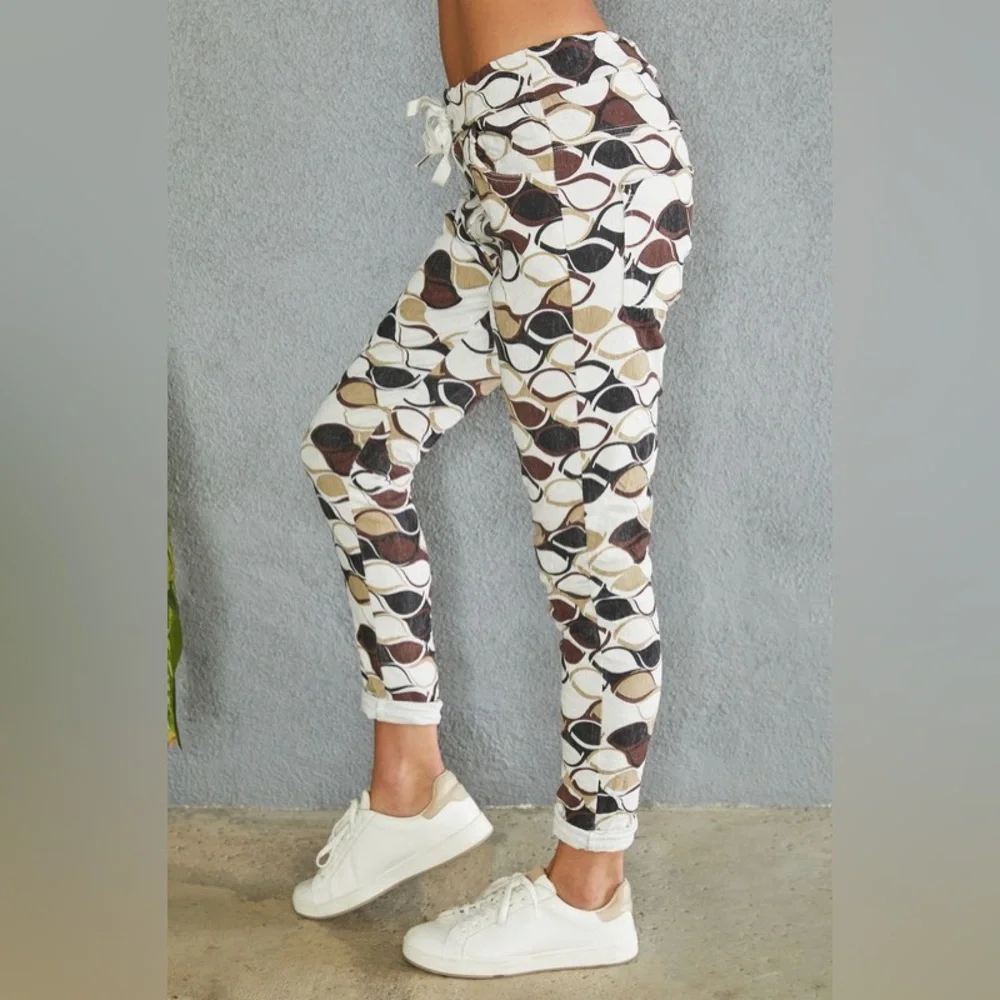 (6175-WAVE-CRM) WAVE PATTERN CORDUROY CRINKLE JOGGERS - Picture 2 of 4